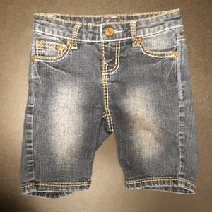 Girls size 7 Jean shorts.